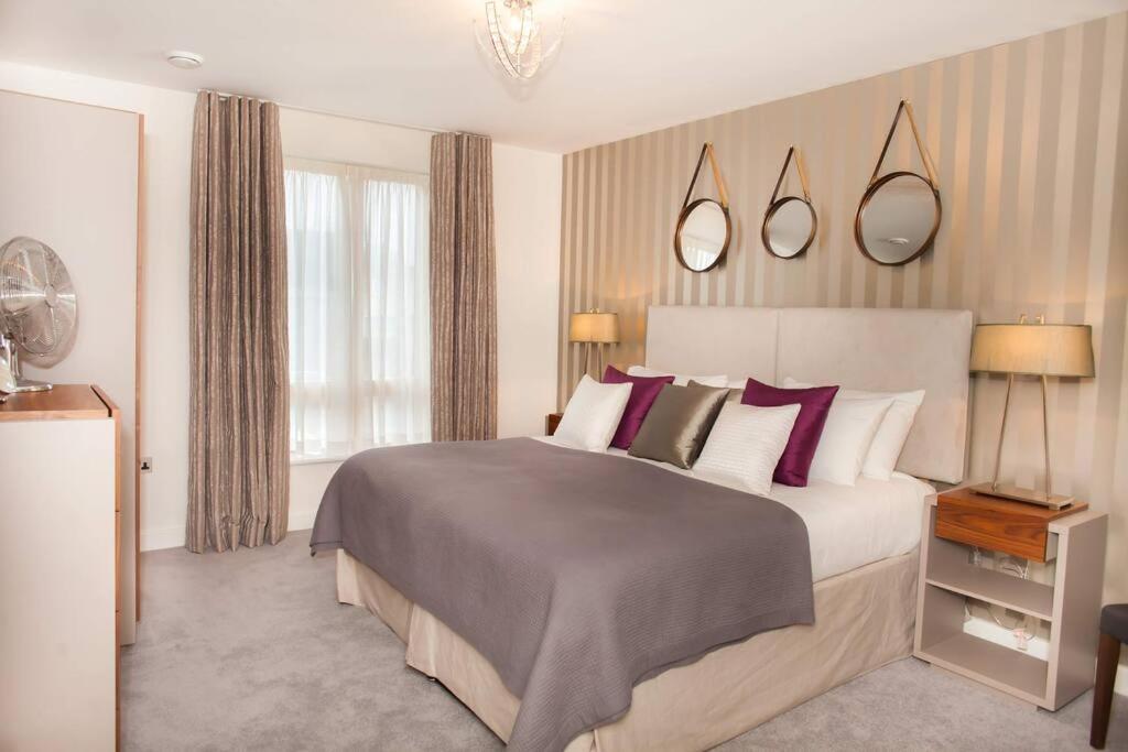 Stylish And Central Two Bedroom & Two Bathroom Apartment With Free Parking المظهر الخارجي الصورة